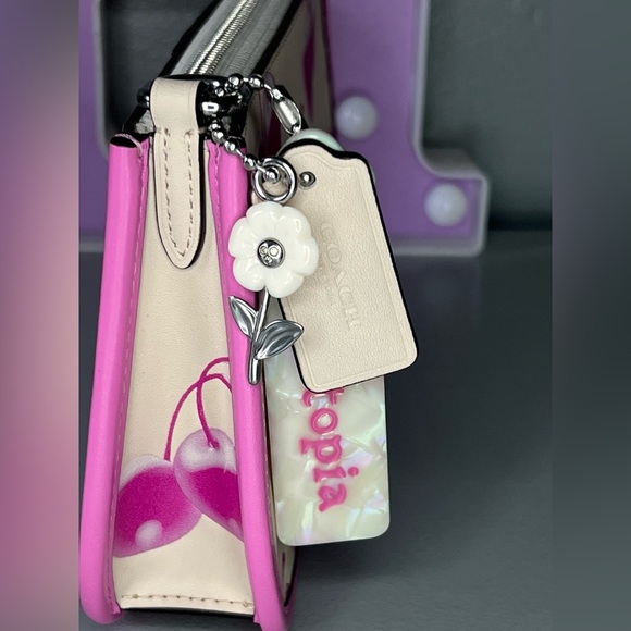 Coachtopia SMALL WAVY SHOULDER BAG - Picture 10 of 13